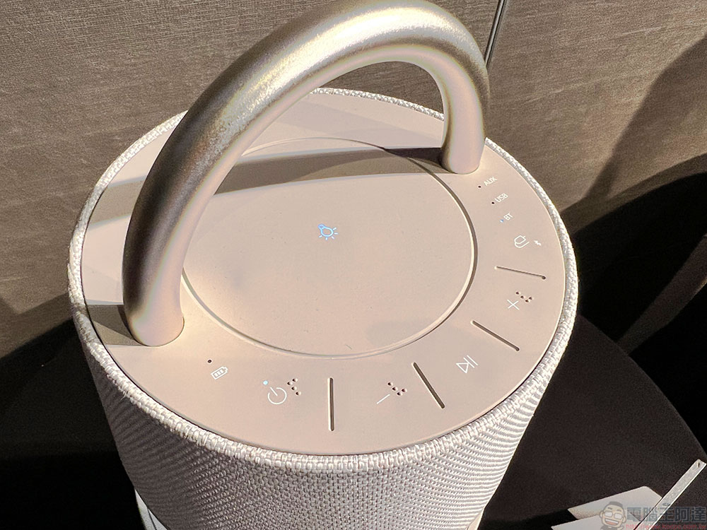 LG Xboom 360 全向環繞藍牙喇叭,10 小時長續航戶外活動也享高品質音樂 - 電腦王阿達 LG Xboom 360 全向環繞藍牙喇叭,10 小時長續航戶外活動也享高品質音樂 - 電腦王阿達