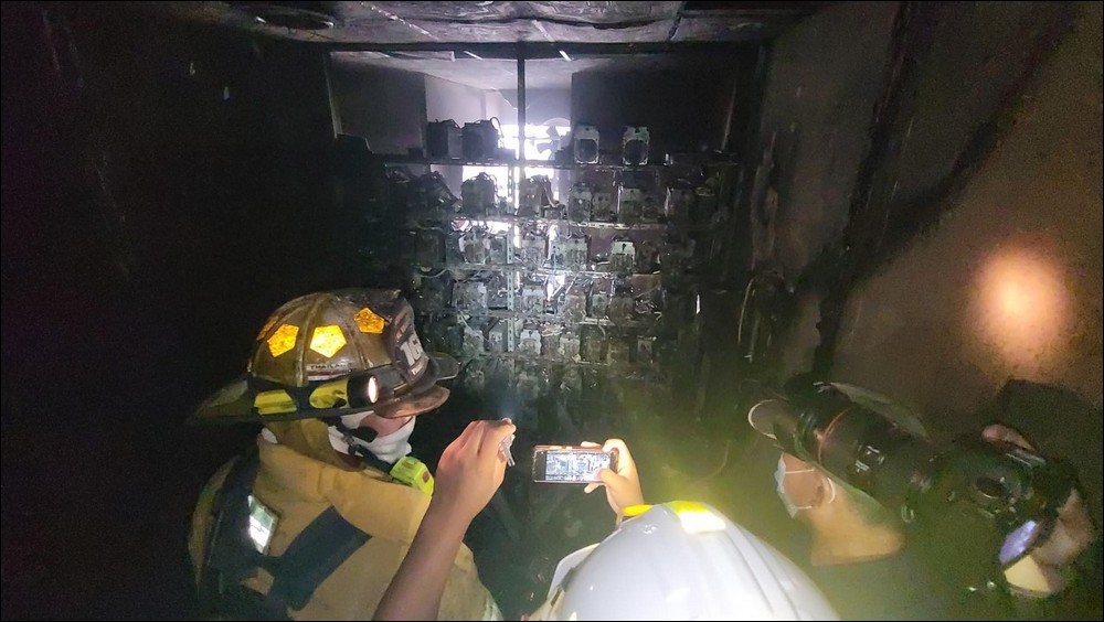 泰國三層樓房失火，現場意外找出數十台被燒毀的 ASIC 礦機 - 電腦王阿達