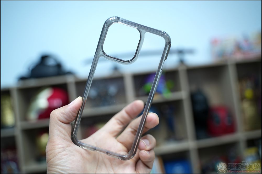 軍規防摔手機殼開箱!SwitchEasy 魚⻣牌 不變黃的透明殼 VS. 無磁圈的MagSafe殼 - 電腦王阿達 軍規防摔手機殼開箱!SwitchEasy 魚⻣牌 不變黃的透明殼 VS. 無磁圈的MagSafe殼 - 電腦王阿達
