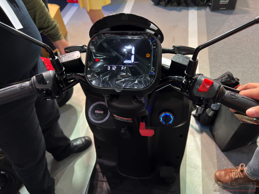 裙擺搖搖的超可愛宏佳騰電動車 Ai-4 Ever 發表,一顆 Gogoro 電池就陪你跑遍全台灣 - 電腦王阿達 裙擺搖搖的超可愛宏佳騰電動車 Ai-4 Ever 發表,一顆 Gogoro 電池就陪你跑遍全台灣 - 電腦王阿達