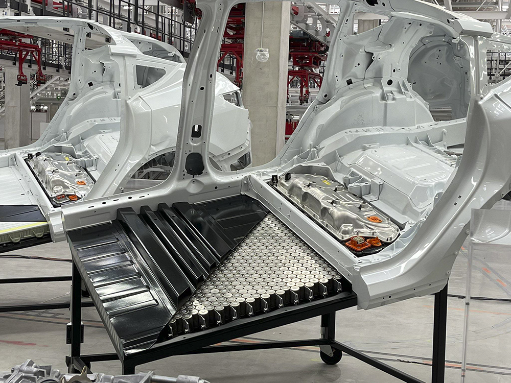疑似 Tesla 結構電池車體現身德州工廠，4680 新電池 Model Y 量產在即？ - 電腦王阿達