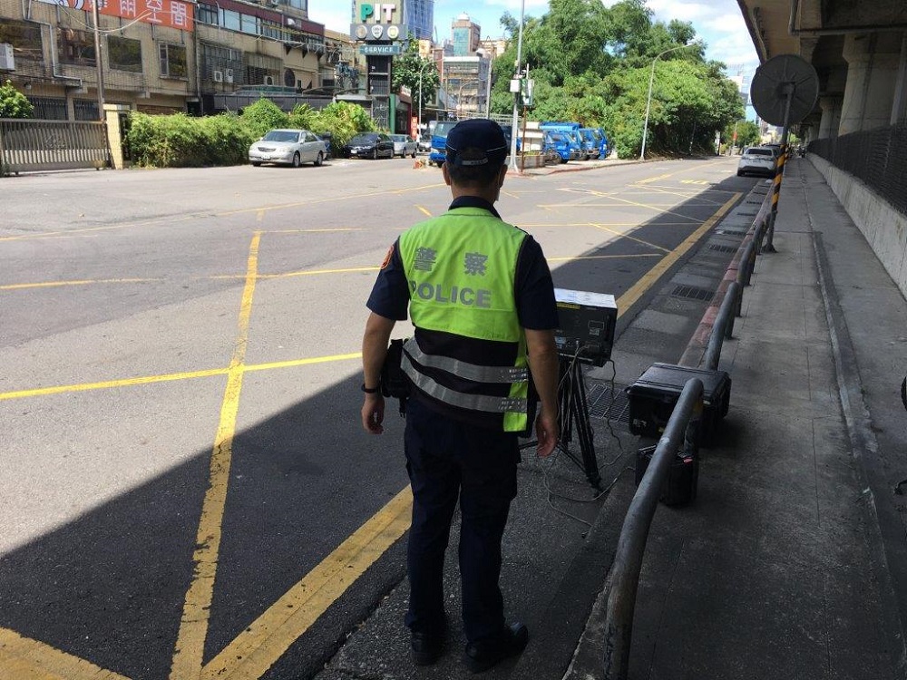 臺北市「路口多功能交通違規科技執法設備」 3日正式上線 透過系統自動判斷違規行為與違規路徑 - 電腦王阿達 臺北市「路口多功能交通違規科技執法設備」 3日正式上線 透過系統自動判斷違規行為與違規路徑 - 電腦王阿達