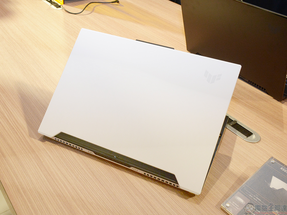 華碩 CES 2022 筆電陣容外在與效能俱強,多種創新技術表現搶眼 - 電腦王阿達 華碩 CES 2022 筆電陣容外在與效能俱強,多種創新技術表現搶眼 - 電腦王阿達