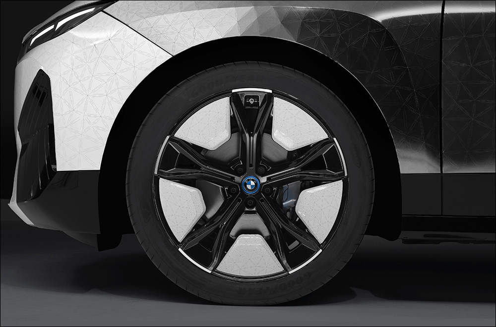 BMW iX Flow 概念車亮相:採用 E Ink 變色車身面板,讓車身能如電子書般一秒變色! - 電腦王阿達 BMW iX Flow 概念車亮相:採用 E Ink 變色車身面板,讓車身能如電子書般一秒變色! - 電腦王阿達