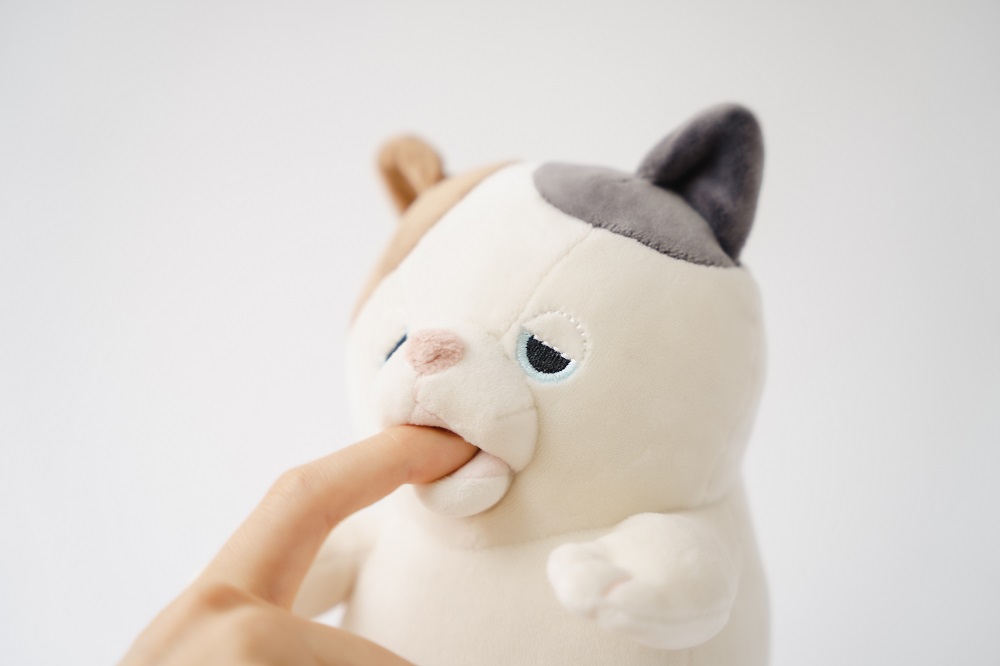 日本「甘噛みハムハム」寵物機器人 能模擬寵物輕咬行為 - 電腦王阿達