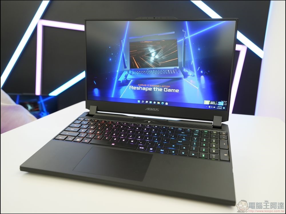 技嘉科技推出採用Intel第12代處理器與 RTX30 顯卡的 AOROUS 電競筆電與 AERO 創作者筆電 (2) 技嘉科技推出採用Intel第12代處理器與 RTX30 顯卡的 AOROUS 電競筆電與 AERO 創作者筆電 (2)