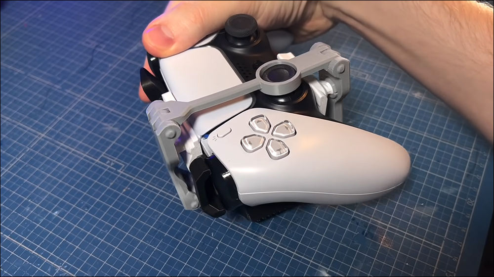 單手玩 PS5 遊戲不是夢!外國玩家 3D 列印製作 DualSense 改裝套件,實現單手操控手把樂趣 - 電腦王阿達 單手玩 PS5 遊戲不是夢!外國玩家 3D 列印製作 DualSense 改裝套件,實現單手操控手把樂趣 - 電腦王阿達