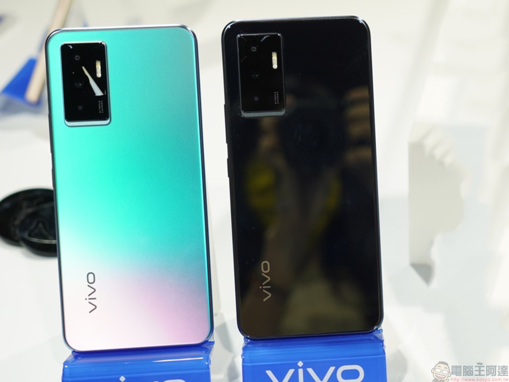 vivo V23 5G 系列醫美級自拍旗艦登場,有個性的美最美 - 電腦王阿達 vivo V23 5G 系列醫美級自拍旗艦登場,有個性的美最美 - 電腦王阿達