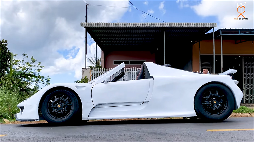 國外 YouTuber 耗時 90 天,利用 PVC 管手作打造一輛蛙王 Porsche 918 Spyder - 電腦王阿達 國外 YouTuber 耗時 90 天,利用 PVC 管手作打造一輛蛙王 Porsche 918 Spyder - 電腦王阿達