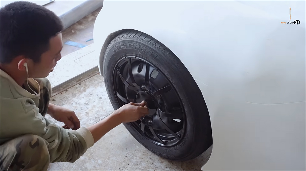 國外 YouTuber 耗時 90 天,利用 PVC 管手作打造一輛蛙王 Porsche 918 Spyder - 電腦王阿達 國外 YouTuber 耗時 90 天,利用 PVC 管手作打造一輛蛙王 Porsche 918 Spyder - 電腦王阿達