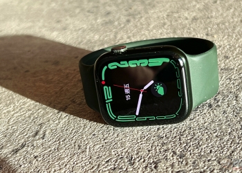 Apple 釋出 WatchOS 8.4 更新，解決部分型號無法充電的問題