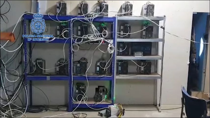 西班牙警方突襲一間竊取大量電力的屋子,沒抄到大麻卻繳獲價值 50,000 歐元的虛擬幣挖礦設備 - 電腦王阿達 西班牙警方突襲一間竊取大量電力的屋子,沒抄到大麻卻繳獲價值 50,000 歐元的虛擬幣挖礦設備 - 電腦王阿達