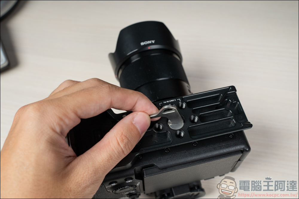 SONY A7M4 SmallRig 3667 專用兔籠,長時間錄影工作者必備良器! - 電腦王阿達 SONY A7M4 SmallRig 3667 專用兔籠,長時間錄影工作者必備良器! - 電腦王阿達