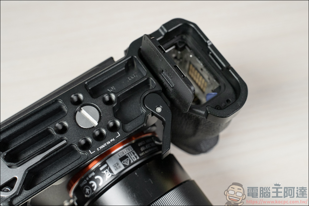SONY A7M4 SmallRig 3667 專用兔籠,長時間錄影工作者必備良器! - 電腦王阿達 SONY A7M4 SmallRig 3667 專用兔籠,長時間錄影工作者必備良器! - 電腦王阿達