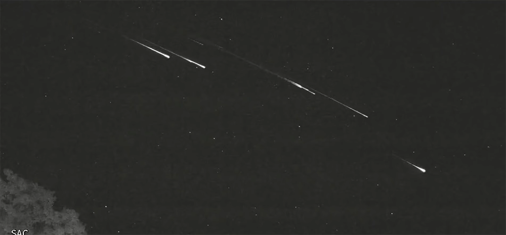 受太陽磁暴衝擊而燒毀的 40 顆 Starlink 衛星影片現身 - 電腦王阿達 受太陽磁暴衝擊而燒毀的 40 顆 Starlink 衛星影片現身 - 電腦王阿達