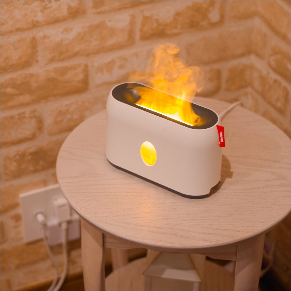 Thanko 推出火焰加濕器，讓室內創造宛如營火般的光與水霧 - 電腦王阿達
