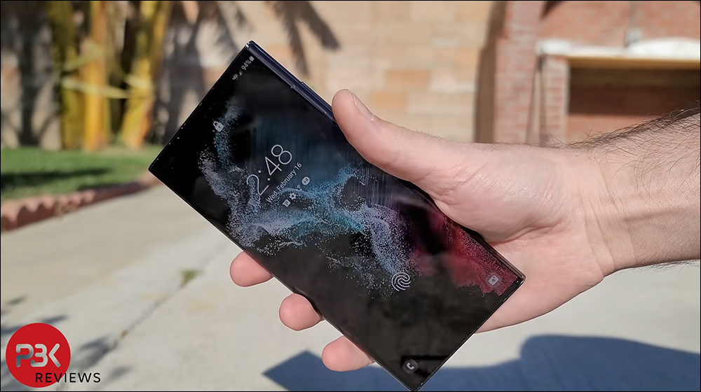三星 Galaxy S22 Ultra 街頭跌落測試:升級康寧大猩猩 Victus+ 玻璃、取消螢幕保護貼,首摔就破一顆鏡頭玻璃 - 電腦王阿達 三星 Galaxy S22 Ultra 街頭跌落測試:升級康寧大猩猩 Victus+ 玻璃、取消螢幕保護貼,首摔就破一顆鏡頭玻璃 - 電腦王阿達