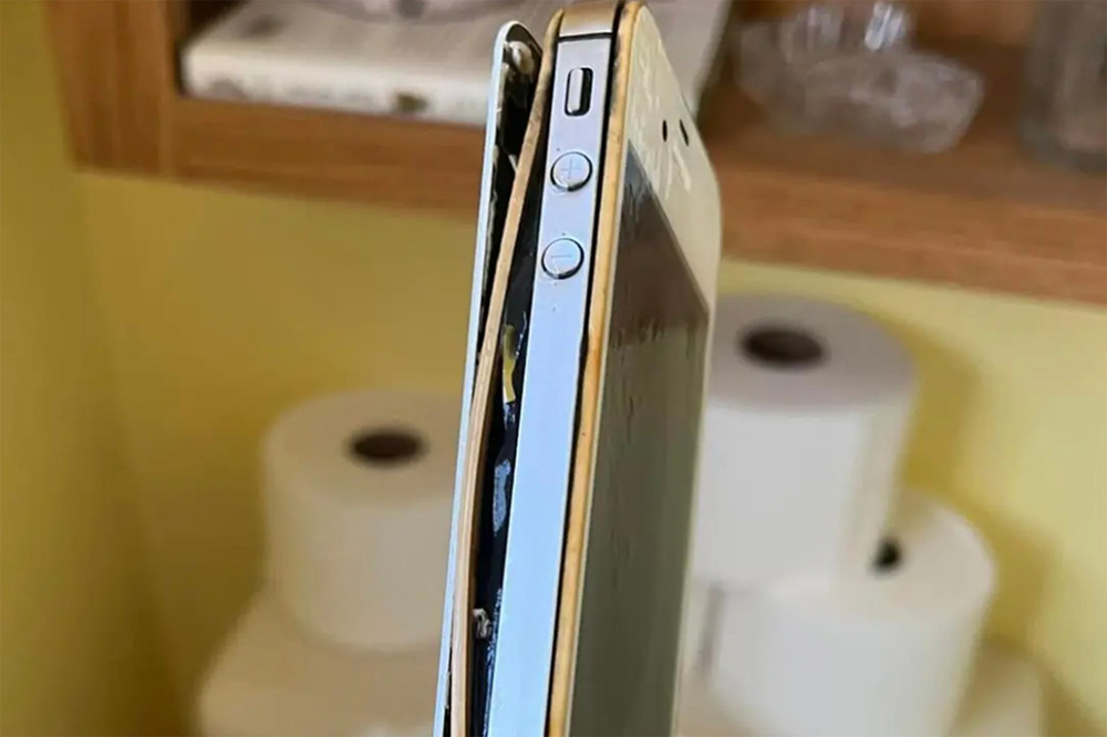 廁所老傳來怪聲,國外夫妻在馬桶裡找到 10 年前遺失的 iPhone - 電腦王阿達 廁所老傳來怪聲,國外夫妻在馬桶裡找到 10 年前遺失的 iPhone - 電腦王阿達
