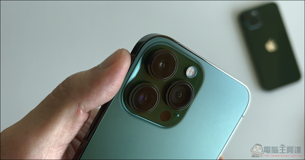 哪個尚青?iPhone 13 綠色與 iPhone 13 Pro 松嶺青新色開箱體驗 - 電腦王阿達 哪個尚青?iPhone 13 綠色與 iPhone 13 Pro 松嶺青新色開箱體驗 - 電腦王阿達