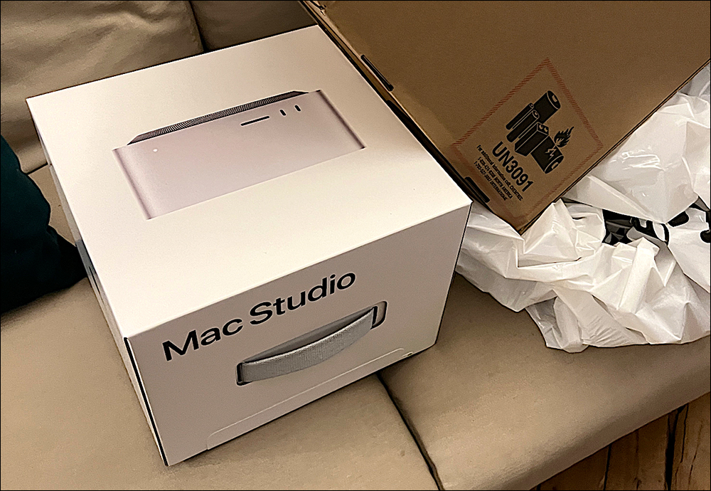 Mac Studio 法國消費者因零售商通路失誤而提前收到產品,因而造成實機外觀提前被洩露 - 電腦王阿達 Mac Studio 法國消費者因零售商通路失誤而提前收到產品,因而造成實機外觀提前被洩露 - 電腦王阿達