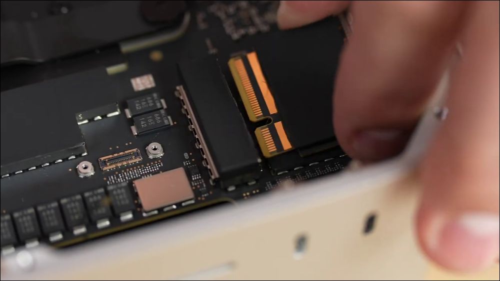 國外 Youtuber 拍片實拆,確認 Mac Studio 可換 SSD - 電腦王阿達 國外 Youtuber 拍片實拆,確認 Mac Studio 可換 SSD - 電腦王阿達