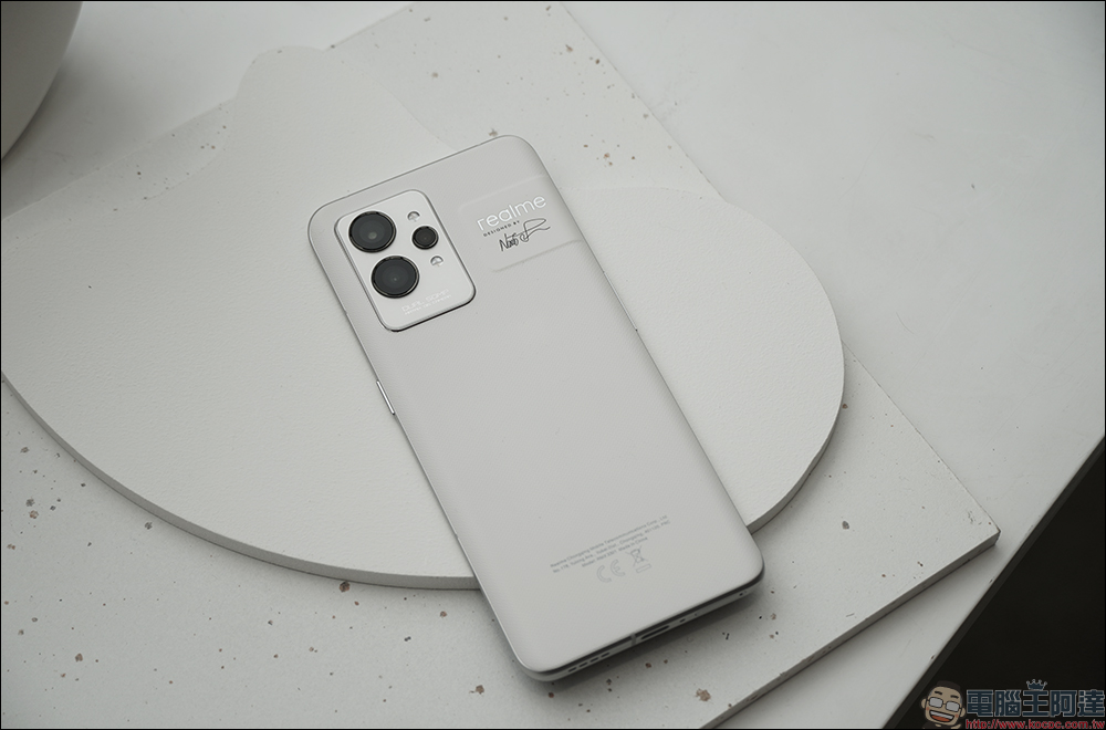 realme GT2 Pro 5G 開箱評測:價格最實惠的極簡美型高效能旗艦 - 電腦王阿達 realme GT2 Pro 5G 開箱評測:價格最實惠的極簡美型高效能旗艦 - 電腦王阿達
