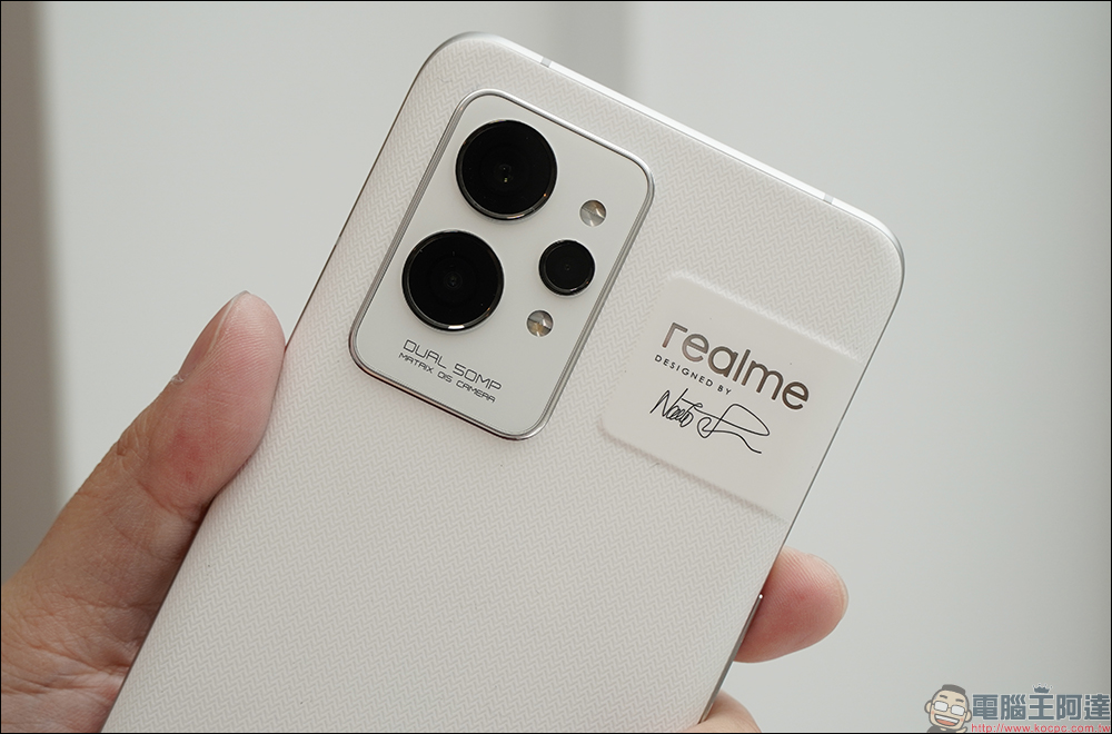 realme GT2 Pro 新機正式在台發表:前所未有的「紙」感體驗、旗下首款 Snapdragon 8 Gen 1 頂級旗艦機在台登場!(同場加映:realme narzo 50A 超值亮相) - 電腦王阿達 realme GT2 Pro 新機正式在台發表:前所未有的「紙」感體驗、旗下首款 Snapdragon 8 Gen 1 頂級旗艦機在台登場!(同場加映:realme narzo 50A 超值亮相) - 電腦王阿達