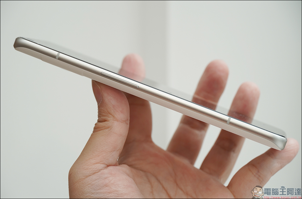 realme GT2 Pro 新機正式在台發表:前所未有的「紙」感體驗、旗下首款 Snapdragon 8 Gen 1 頂級旗艦機在台登場!(同場加映:realme narzo 50A 超值亮相) - 電腦王阿達 realme GT2 Pro 新機正式在台發表:前所未有的「紙」感體驗、旗下首款 Snapdragon 8 Gen 1 頂級旗艦機在台登場!(同場加映:realme narzo 50A 超值亮相) - 電腦王阿達