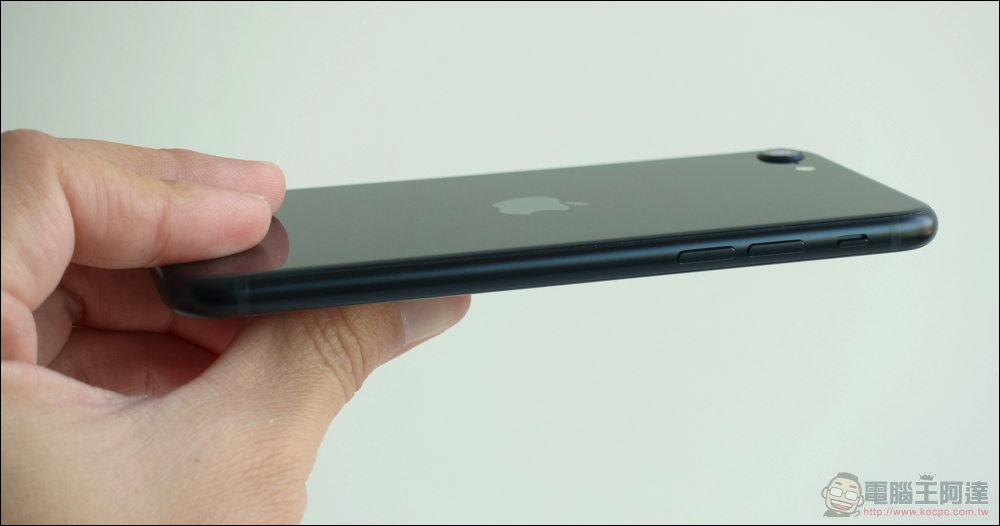 iPhone SE(第 3 代)開箱體驗:天塌下來有 A15 扛! - 電腦王阿達 iPhone SE(第 3 代)開箱體驗:天塌下來有 A15 扛! - 電腦王阿達