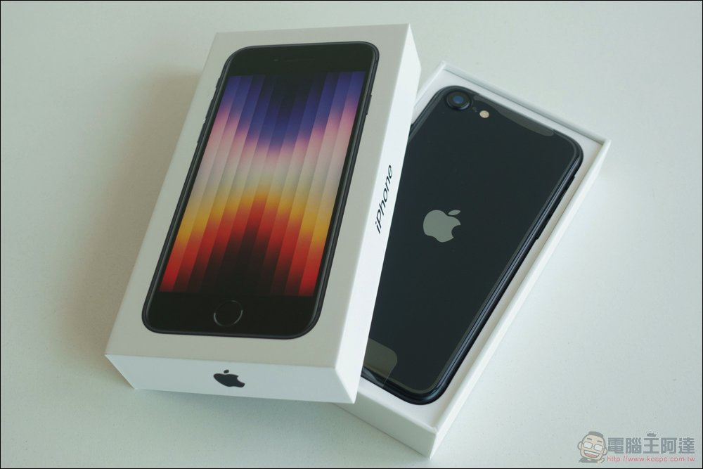 iPhone SE(第 3 代)開箱體驗:天塌下來有 A15 扛! - 電腦王阿達 iPhone SE(第 3 代)開箱體驗:天塌下來有 A15 扛! - 電腦王阿達