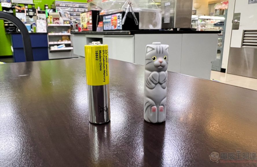 「TAMA-KYU」推出「貓咪AA電池」轉蛋 只會賣萌不會供電 - 電腦王阿達