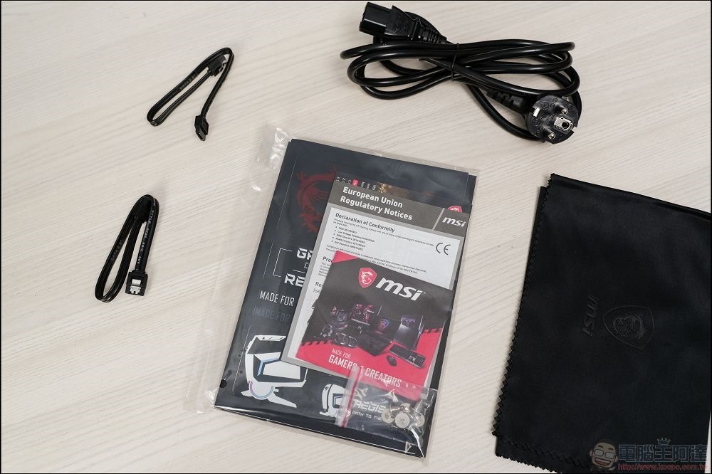 MSI MEG Aegis Ti5 12th 開箱評測 - 06 MSI MEG Aegis Ti5 12th 開箱評測 - 06