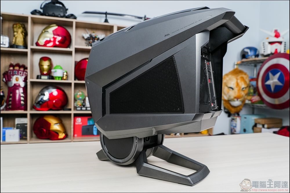 MSI MEG Aegis Ti5 12th 開箱評測 - 10 MSI MEG Aegis Ti5 12th 開箱評測 - 10