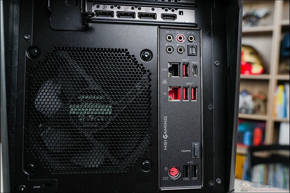 MSI MEG Aegis Ti5 12th 開箱評測 - 15 MSI MEG Aegis Ti5 12th 開箱評測 - 15