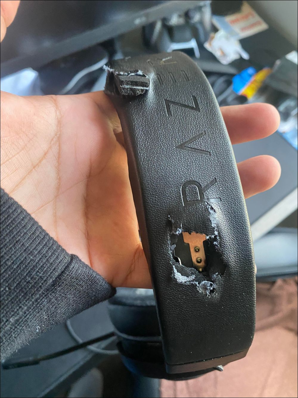 奇蹟般的幸運,美國男子在家遭流彈擊中卻因 Razer 電競耳機保命 - 電腦王阿達 奇蹟般的幸運,美國男子在家遭流彈擊中卻因 Razer 電競耳機保命 - 電腦王阿達