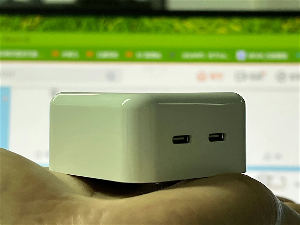 Apple 35W 雙 USB-C 充電器照片曝光，支援最高 35W 輸出、雙 USB-C 充電接口、採可收摺插頭設計 - 電腦王阿達