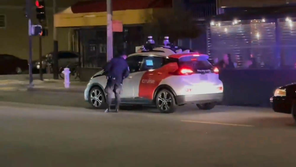 舊金山警方攔下 GM 自駕計程車,發現沒人不知該怎麼辦,還試圖加速逃逸 - 電腦王阿達 舊金山警方攔下 GM 自駕計程車,發現沒人不知該怎麼辦,還試圖加速逃逸 - 電腦王阿達
