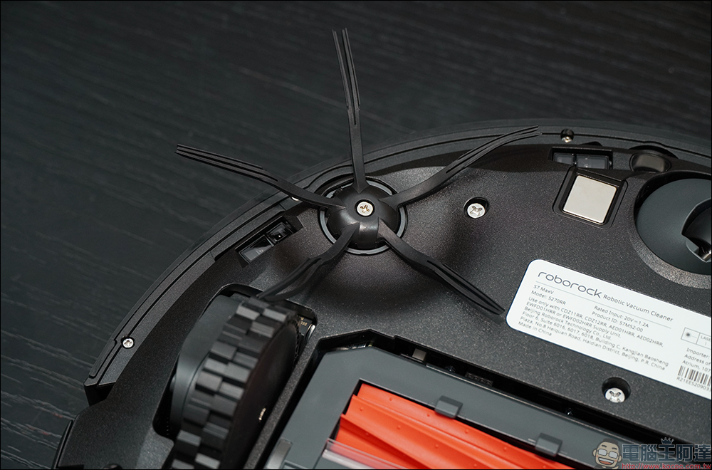 Roborock S7 MaxV Ultra 開箱、評測|五項全自動、六合一清潔座、業界最強 5100Pa 吸力,掃拖機器人真王者! - 電腦王阿達 Roborock S7 MaxV Ultra 開箱、評測|五項全自動、六合一清潔座、業界最強 5100Pa 吸力,掃拖機器人真王者! - 電腦王阿達