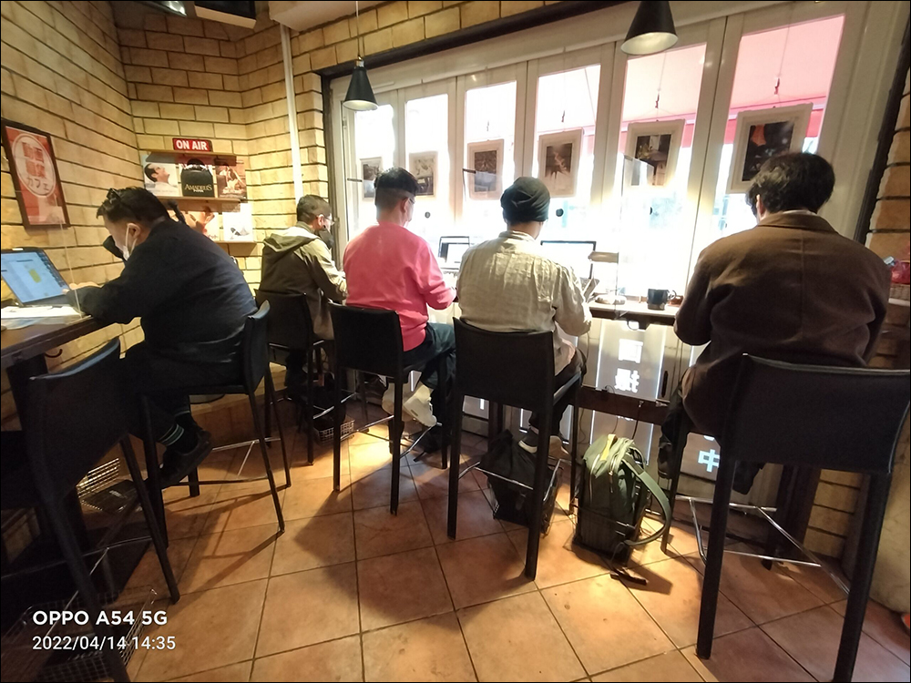 日本有間「催稿咖啡館」,店長不時前來催稿,而且寫完才能離開! - 電腦王阿達 日本有間「催稿咖啡館」,店長不時前來催稿,而且寫完才能離開! - 電腦王阿達