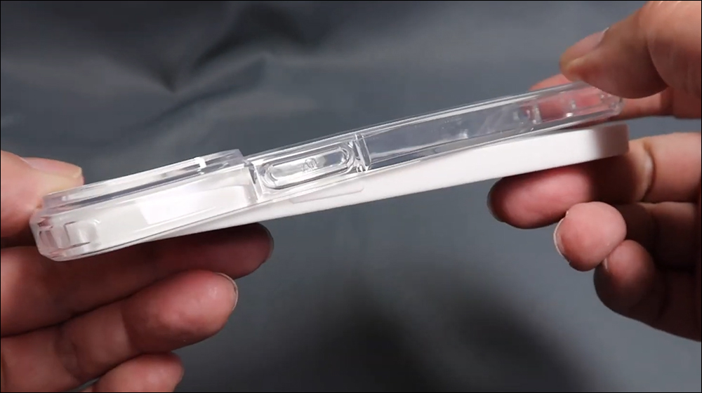 iPhone 14 全系列前面板玻璃曝光,打孔螢幕搭配更窄邊框! iPhone 14 機模與 iPhone 13 保護殼安裝實測 - 電腦王阿達 iPhone 14 全系列前面板玻璃曝光,打孔螢幕搭配更窄邊框! iPhone 14 機模與 iPhone 13 保護殼安裝實測 - 電腦王阿達