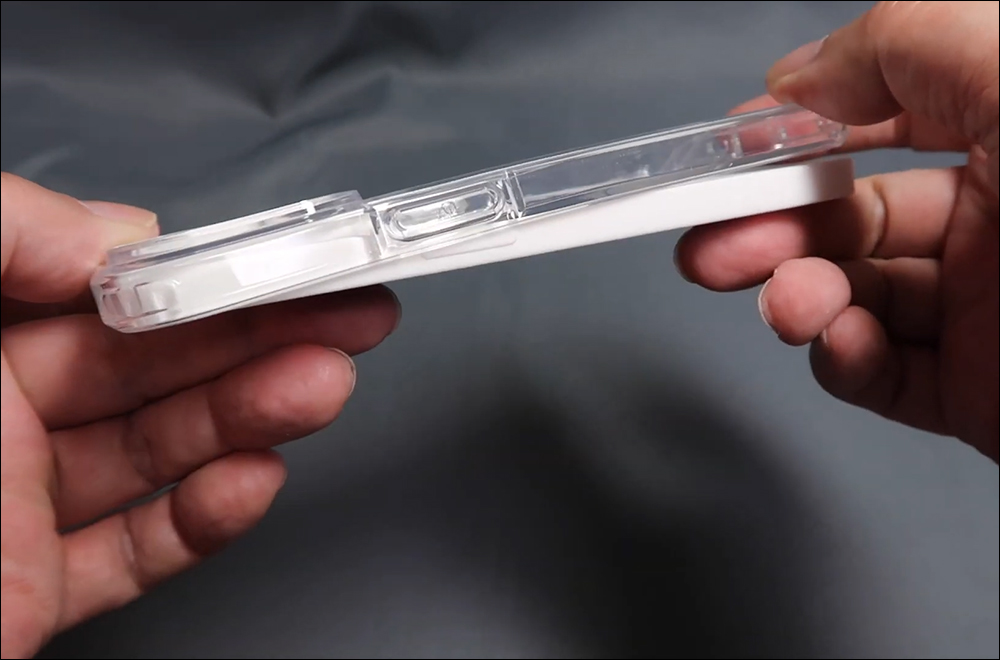 iPhone 14 全系列前面板玻璃曝光,打孔螢幕搭配更窄邊框! iPhone 14 機模與 iPhone 13 保護殼安裝實測 - 電腦王阿達 iPhone 14 全系列前面板玻璃曝光,打孔螢幕搭配更窄邊框! iPhone 14 機模與 iPhone 13 保護殼安裝實測 - 電腦王阿達