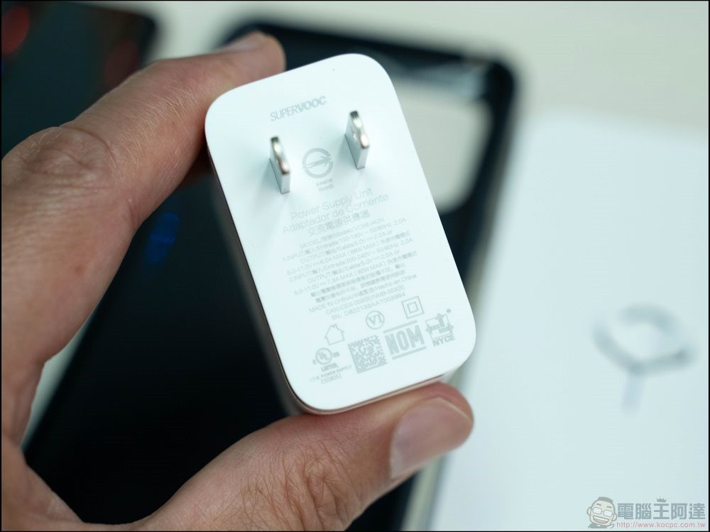 OPPO Find X5 Pro 5G 開箱 - 04 OPPO Find X5 Pro 5G 開箱 - 04