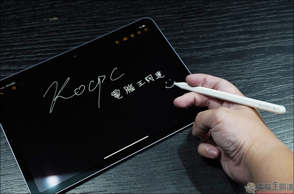 市面唯一磁吸充電副廠 iPad 手寫筆!NovaPlus Pencil A7 Pro 開箱體驗:磁吸自動充電免帶線、配備柔環呼吸燈、藍牙神操控體驗更勝原廠! - 電腦王阿達 市面唯一磁吸充電副廠 iPad 手寫筆!NovaPlus Pencil A7 Pro 開箱體驗:磁吸自動充電免帶線、配備柔環呼吸燈、藍牙神操控體驗更勝原廠! - 電腦王阿達