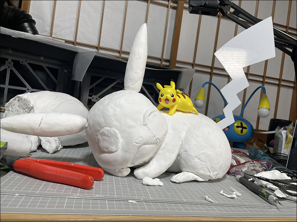 日本寶可夢迷黏土手作 1:1 等比例的皮卡丘 MagSafe 無線充電器,充電是否會「心靈加速」? - 電腦王阿達 日本寶可夢迷黏土手作 1:1 等比例的皮卡丘 MagSafe 無線充電器,充電是否會「心靈加速」? - 電腦王阿達