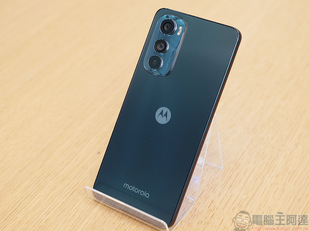 Motorola edge 30 系列 5G 旗艦在台推出,前後三顆 5000 萬畫素鏡頭有夠厲害 - 電腦王阿達 Motorola edge 30 系列 5G 旗艦在台推出,前後三顆 5000 萬畫素鏡頭有夠厲害 - 電腦王阿達