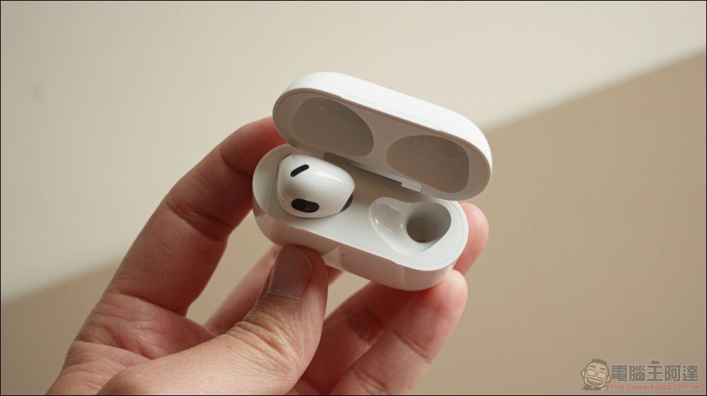分析師預測接下來包括 AirPods 等 Apple 配件,也將跟進 iPhone 15 捨棄 Lightning 改為 USB-C 規格 - 電腦王阿達 分析師預測接下來包括 AirPods 等 Apple 配件,也將跟進 iPhone 15 捨棄 Lightning 改為 USB-C 規格 - 電腦王阿達