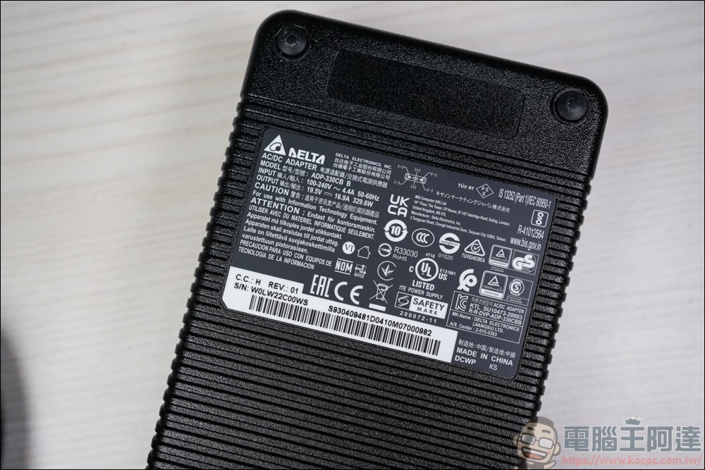 MSI Raider GE76 Deluxe Edition UHS 電競筆電 開箱 - 006 MSI Raider GE76 Deluxe Edition UHS 電競筆電 開箱 - 006