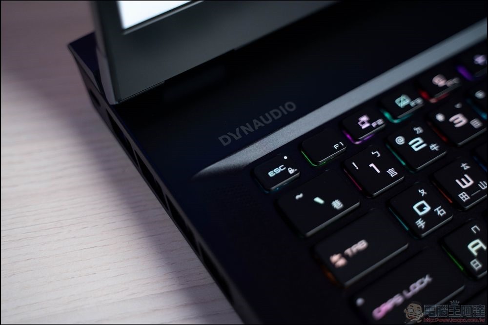 MSI Raider GE76 Deluxe Edition UHS 電競筆電 開箱 - 019 MSI Raider GE76 Deluxe Edition UHS 電競筆電 開箱 - 019