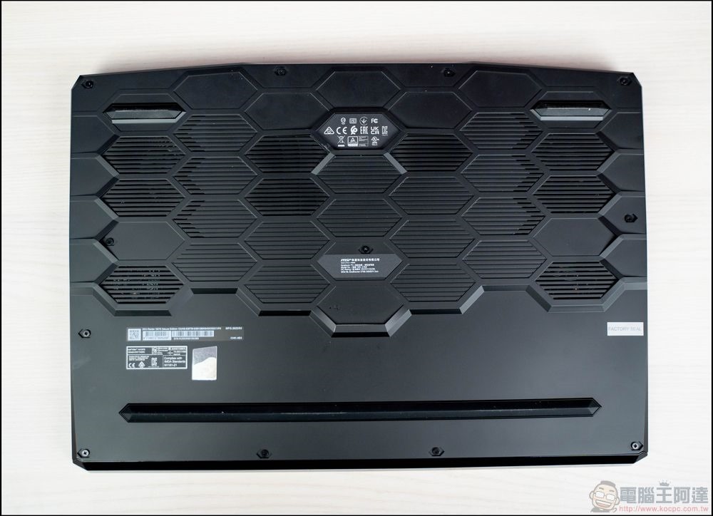 MSI Raider GE76 Deluxe Edition UHS 電競筆電 開箱 - 020 MSI Raider GE76 Deluxe Edition UHS 電競筆電 開箱 - 020