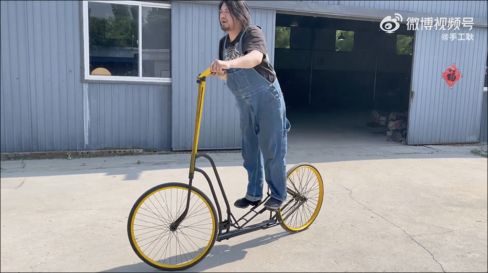 不會騎車嗎？手工耿打造一款「殭屍自行車」，能靠著殭屍跳的方式向前進 - 電腦王阿達